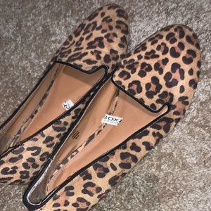 Leopard print flats!
